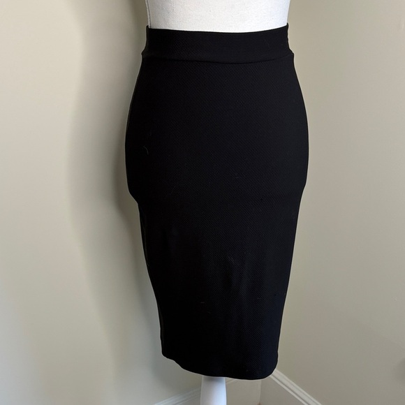 Love Culture Classic Black Pull On Pencil Skirt. Small - Picture 1 of 5